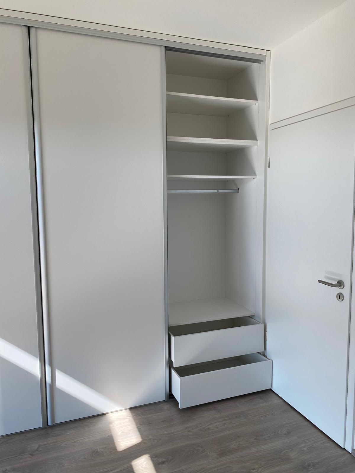 Vestavěná skříň – interiér